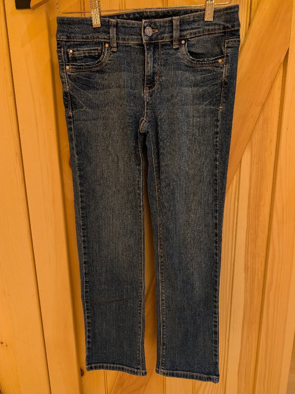White House Black Market Blanc Studded Pocket Crop Leg Jeans Size 0